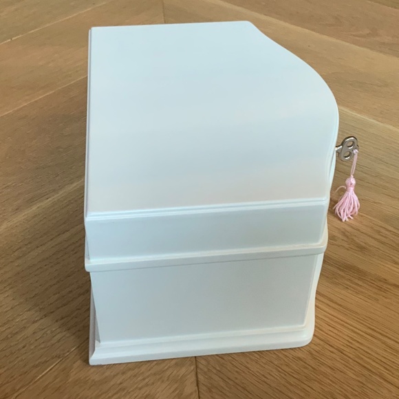 Pottery Barn Kids Abigail Cream Jewelry Box Large - Picture 11 of 12